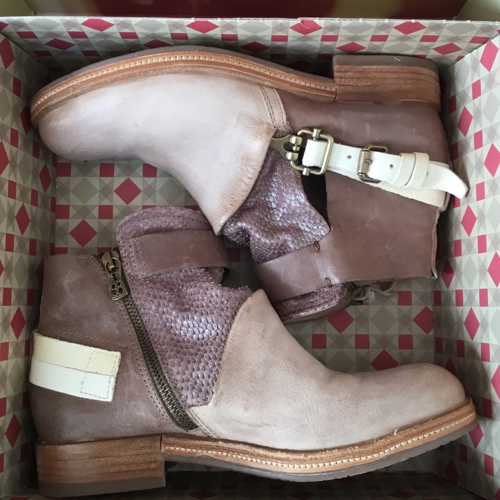 A.S.98 Ravenswood textured leather ankle boots - Picture 2 of 10